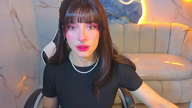 Snapshot of Lily_Tx chatting on 06-20-26, 12:43 Lily Tx online show from 06-20-26, 12:43