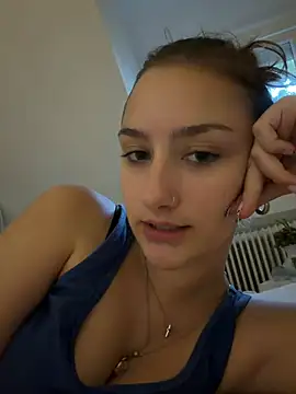 Snapshot of Violet_Velvet chatting on 07-13-26, 07:35 Violet Velvet online show from 07-13-26, 07:35