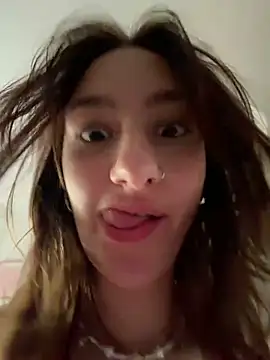 Snapshot of Violet_Velvet chatting on 06-18-26, 06:24 Violet Velvet online show from 06-18-26, 06:24