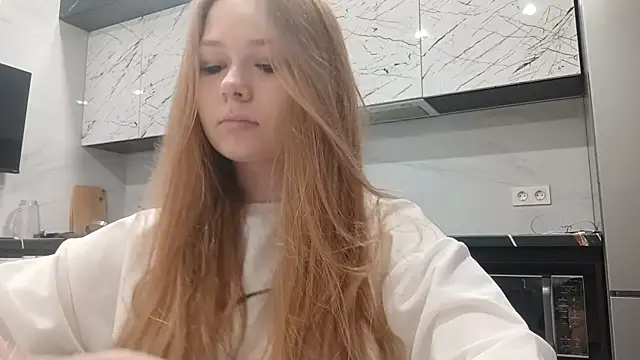 KarinaBestie online show from 06-12-26, 04:27