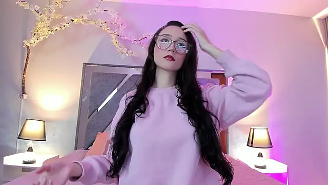 Snapshot of Miss_Belu chatting on 06-17-26, 04:12 Miss Belu online show from 06-17-26, 04:12