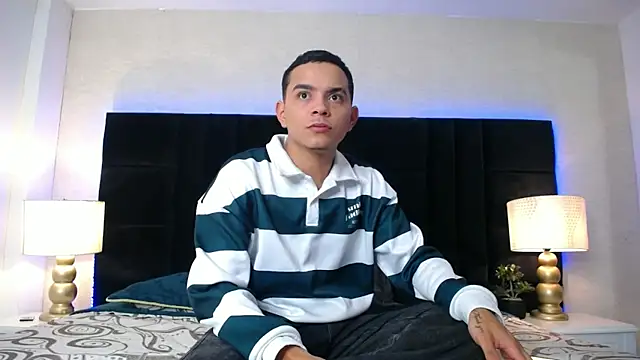Snapshot of DylanParker_ chatting on 06-19-26, 04:40 DylanParker online show from 06-19-26, 04:40