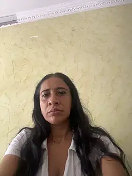 Snapshot of paolaqueenxx chatting on 06-16-26, 05:24 paolaqueenxx online show from 06-16-26, 05:24