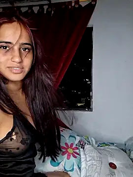 Snapshot of miarouse-21- chatting on 06-21-26, 12:05 miarouse-21- online show from 06-21-26, 12:05