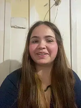 Snapshot of bella__hott chatting on 06-20-26, 04:12 bella hott online show from 06-20-26, 04:12