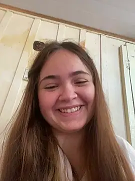 Snapshot of bella__hott chatting on 06-21-26, 10:43 bella hott online show from 06-21-26, 10:43