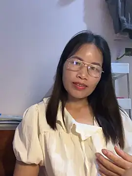 Snapshot of Ori_kitty chatting on 06-16-26, 06:35 Ori kitty online show from 06-16-26, 06:35