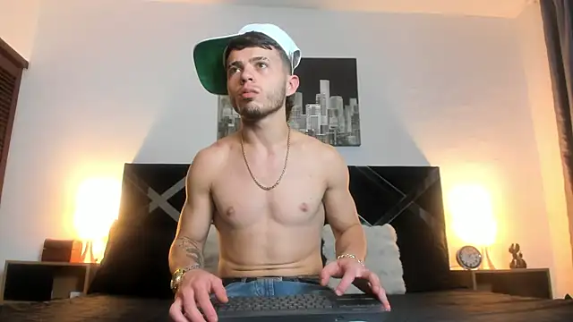 Snapshot of Zeus_damian21 chatting on 07-01-26, 04:02 Zeus damian21 online show from 07-01-26, 04:02