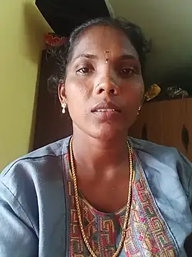Snapshot of akshaya4311 chatting on 06-12-26, 10:46 akshaya4311 online show from 06-12-26, 10:46