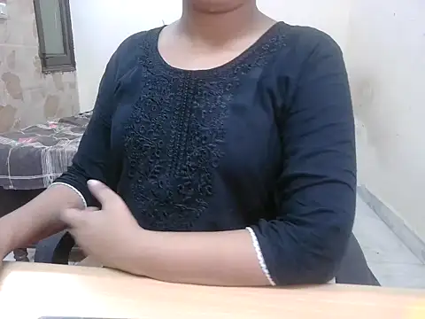 Snapshot of Bold-Divya1 chatting on 07-18-26, 04:10 Bold-Divya1 online show from 07-18-26, 04:10