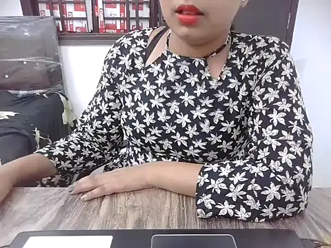 Snapshot of Bold-Divya1 chatting on 06-22-26, 03:47 Bold-Divya1 online show from 06-22-26, 03:47
