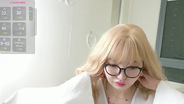 sakuraclover online show from 06-17-26, 04:12