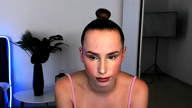 ViviStar65 online show from 06-15-26, 01:44