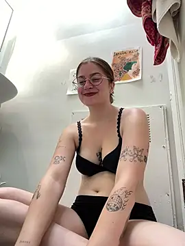 Snapshot of mclacy chatting on 07-28-26, 01:10 mclacy online show from 07-28-26, 01:10