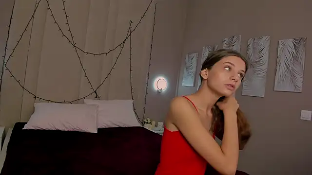 Snapshot of Lola_lovesss chatting on 07-02-26, 02:23 Lola lovesss online show from 07-02-26, 02:23