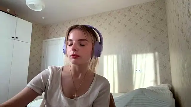 Snapshot of TeodoraBinney chatting on 06-29-26, 05:01 TeodoraBinney online show from 06-29-26, 05:01