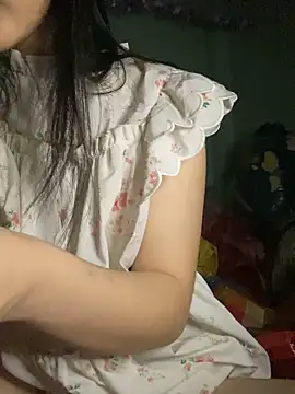 Snapshot of Cerry-cc chatting on 06-12-26, 04:16 Cerry-cc online show from 06-12-26, 04:16