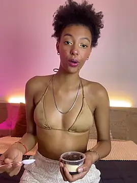 Snapshot of Kiara_Kamau_XXX chatting on 07-10-26, 12:16 Kiara Kamau XXX online show from 07-10-26, 12:16