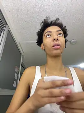 Snapshot of Kiara_Kamau_XXX chatting on 07-12-26, 11:44 Kiara Kamau XXX online show from 07-12-26, 11:44