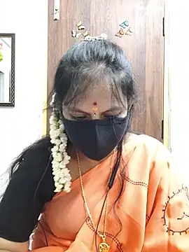 Snapshot of Tamil_white_beauty chatting on 07-17-26, 06:05 Tamil white beauty online show from 07-17-26, 06:05