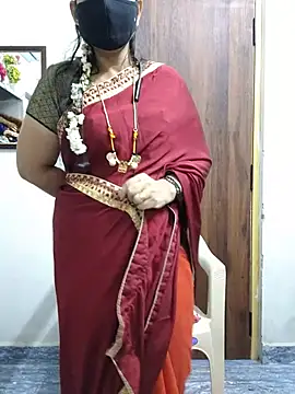 Snapshot of Tamil_white_beauty chatting on 07-08-26, 07:53 Tamil white beauty online show from 07-08-26, 07:53