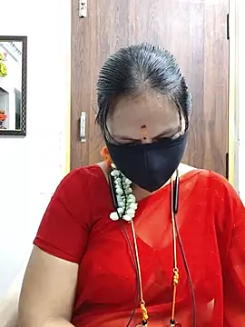 Snapshot of Tamil_white_beauty chatting on 07-04-26, 01:15 Tamil white beauty online show from 07-04-26, 01:15