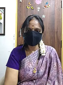 Snapshot of Tamil_white_beauty chatting on 07-18-26, 06:49 Tamil white beauty online show from 07-18-26, 06:49