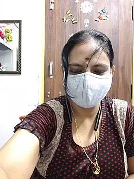 Snapshot of Tamil_white_beauty chatting on 07-21-26, 09:54 Tamil white beauty online show from 07-21-26, 09:54