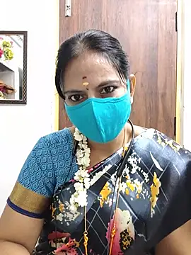 Snapshot of Tamil_white_beauty chatting on 07-14-26, 06:29 Tamil white beauty online show from 07-14-26, 06:29