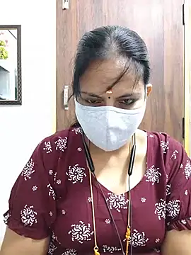 Snapshot of Tamil_white_beauty chatting on 06-19-26, 07:25 Tamil white beauty online show from 06-19-26, 07:25