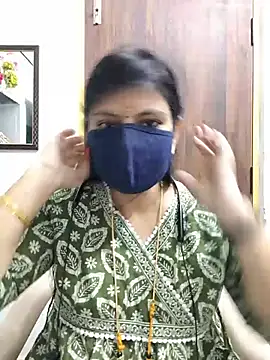 Snapshot of Tamil_white_beauty chatting on 07-03-26, 09:05 Tamil white beauty online show from 07-03-26, 09:05
