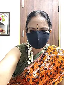 Snapshot of Tamil_white_beauty chatting on 07-13-26, 03:22 Tamil white beauty online show from 07-13-26, 03:22