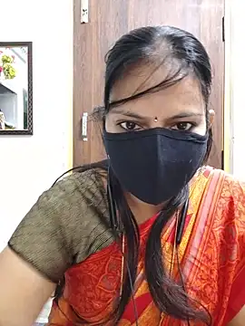 Snapshot of Tamil_white_beauty chatting on 06-18-26, 08:24 Tamil white beauty online show from 06-18-26, 08:24