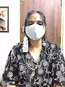 Snapshot of Tamil_white_beauty chatting on 07-15-26, 06:48 Tamil white beauty online show from 07-15-26, 06:48
