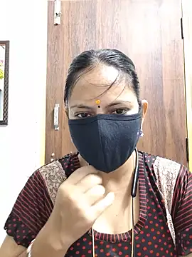 Snapshot of Tamil_white_beauty chatting on 06-14-26, 09:10 Tamil white beauty online show from 06-14-26, 09:10