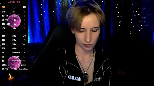 Snapshot of _Shadow_devil__ chatting on 06-20-26, 02:55 Shadow devil online show from 06-20-26, 02:55