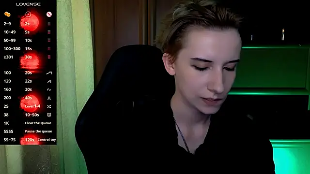 Snapshot of _Shadow_devil__ chatting on 06-18-26, 02:44 Shadow devil online show from 06-18-26, 02:44