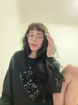 Snapshot of jinixxxs chatting on 06-18-26, 03:16 jinixxxs online show from 06-18-26, 03:16