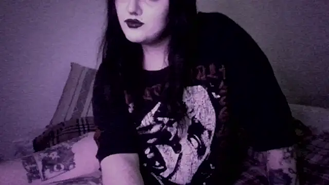 Snapshot of sundaygoth chatting on 08-07-26, 05:41 sundaygoth online show from 08-07-26, 05:41