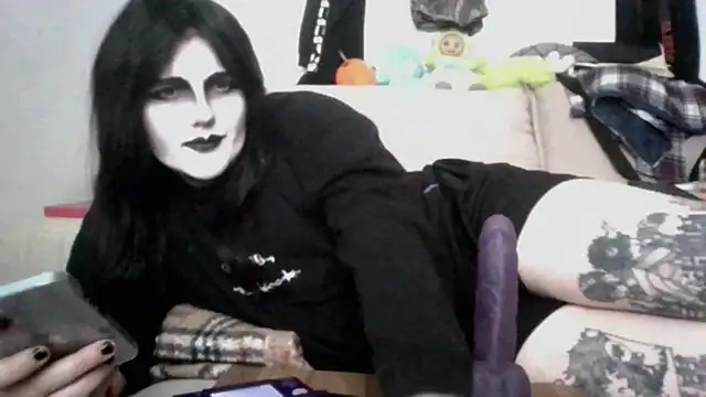 sundaygoth online show from 06-18-26, 02:11