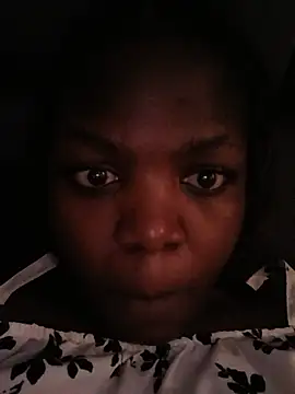 Snapshot of Black_prettty chatting on 07-15-26, 09:38 Black prettty online show from 07-15-26, 09:38