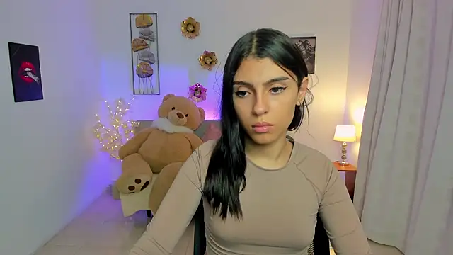 Snapshot of Susy_Doll1 chatting on 06-27-26, 01:39 Susy Doll1 online show from 06-27-26, 01:39