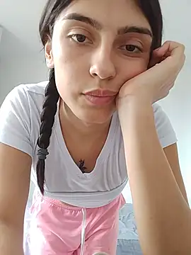 Snapshot of Susy_Doll1 chatting on 07-17-26, 06:49 Susy Doll1 online show from 07-17-26, 06:49