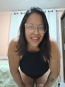 Snapshot of Coral_611 chatting on 06-20-26, 02:05 Coral 611 online show from 06-20-26, 02:05