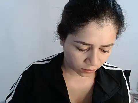 Snapshot of Luna_zoe chatting on 07-08-26, 04:29 Luna zoe online show from 07-08-26, 04:29