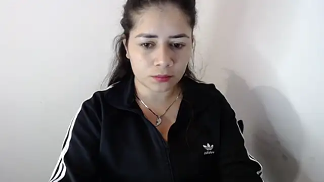 Snapshot of Luna_zoe chatting on 07-17-26, 09:50 Luna zoe online show from 07-17-26, 09:50