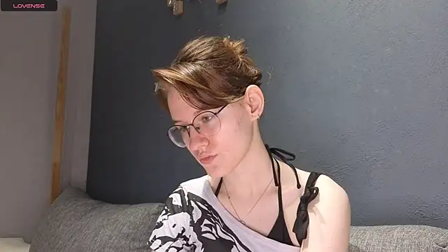 Snapshot of PliantMissus chatting on 08-04-26, 06:45 PliantMissus online show from 08-04-26, 06:45