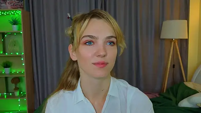 Snapshot of MarielRoloson chatting on 07-03-26, 07:09 MarielRoloson online show from 07-03-26, 07:09