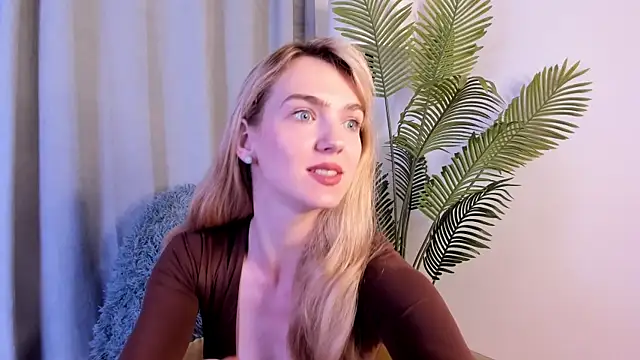 Snapshot of MarielRoloson chatting on 06-16-26, 05:57 MarielRoloson online show from 06-16-26, 05:57