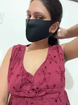 Snapshot of kavyq3791 chatting on 06-19-26, 04:18 kavyq3791 online show from 06-19-26, 04:18
